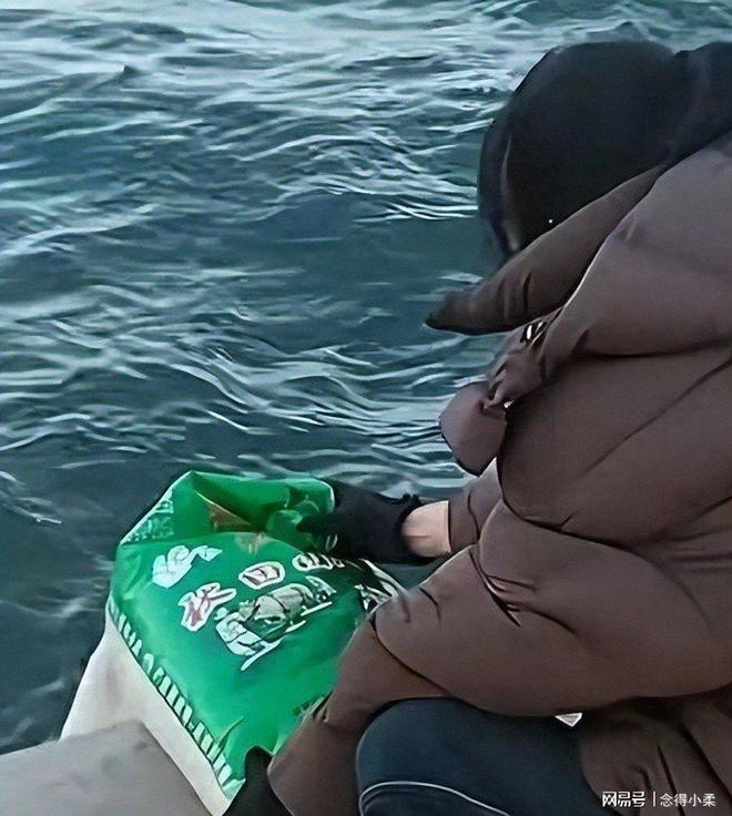 新闻：比段子更精彩的未曝光事件开元棋牌2025年啼笑皆非奇葩(图5)